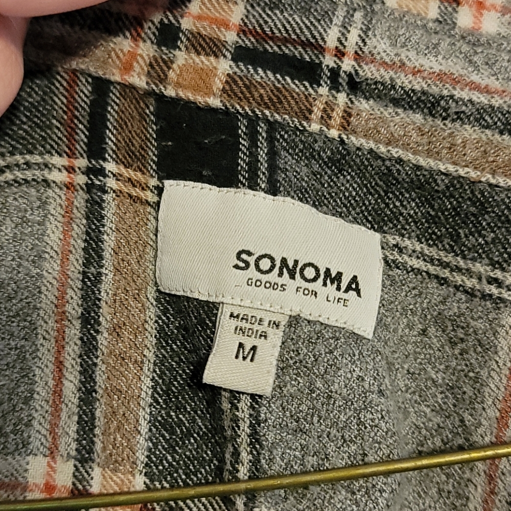 Button down - Picture 2 of 2